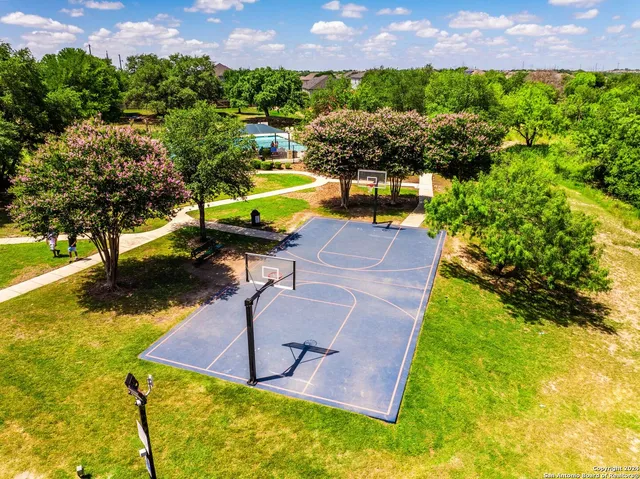 $2,400 | 10410 Pecan Crest, San Antonio, TX 78245