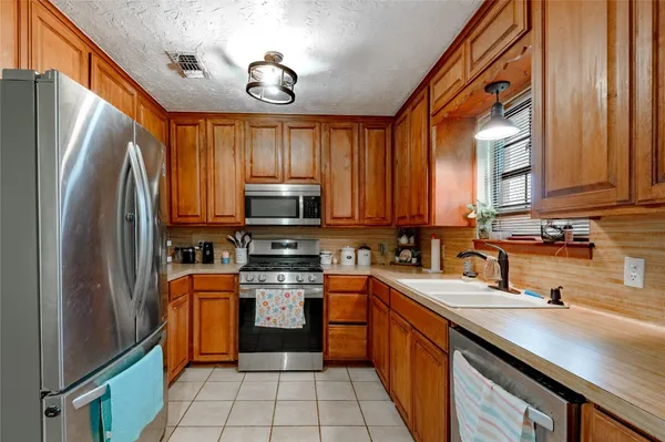 $169,000 | 210 Bullard Street, Madisonville, TX 77864