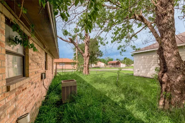 $169,000 | 210 Bullard Street, Madisonville, TX 77864