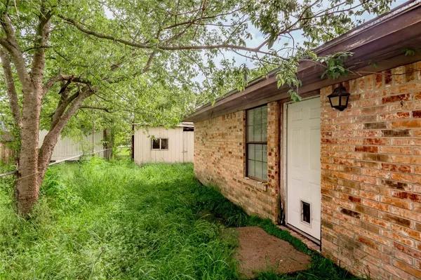 $169,000 | 210 Bullard Street, Madisonville, TX 77864
