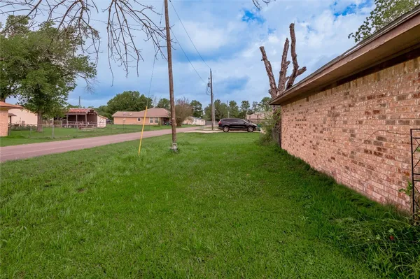 $169,000 | 210 Bullard Street, Madisonville, TX 77864