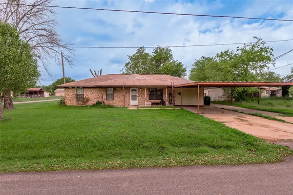 $169,000 | 210 Bullard Street, Madisonville, TX 77864