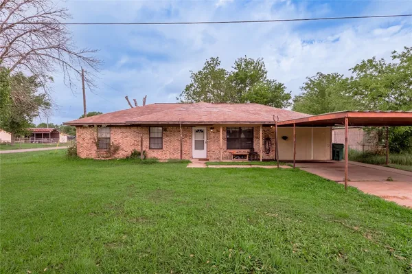 $169,000 | 210 Bullard Street, Madisonville, TX 77864