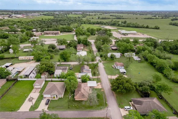 $169,000 | 210 Bullard Street, Madisonville, TX 77864