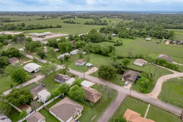 $169,000 | 210 Bullard Street, Madisonville, TX 77864