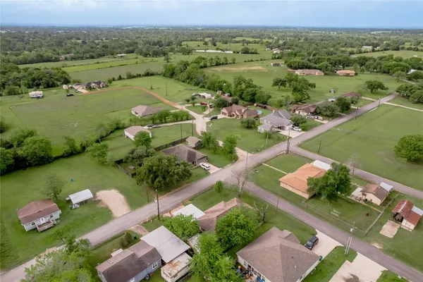 $169,000 | 210 Bullard Street, Madisonville, TX 77864