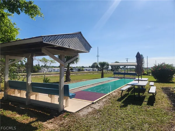 $84,500 | 1159 Daniels Road, Unit 74, Moore Haven, FL 33471