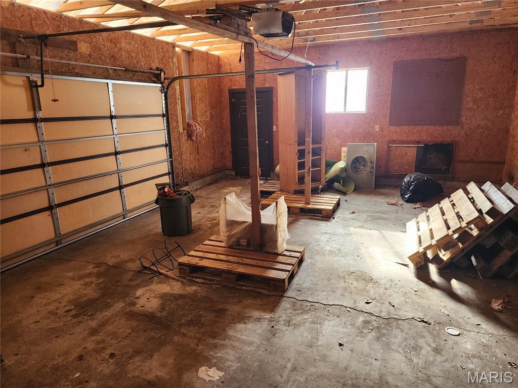 1463 Interurban Circle Hillsboro, IL 62049 - Photo 13 of 24