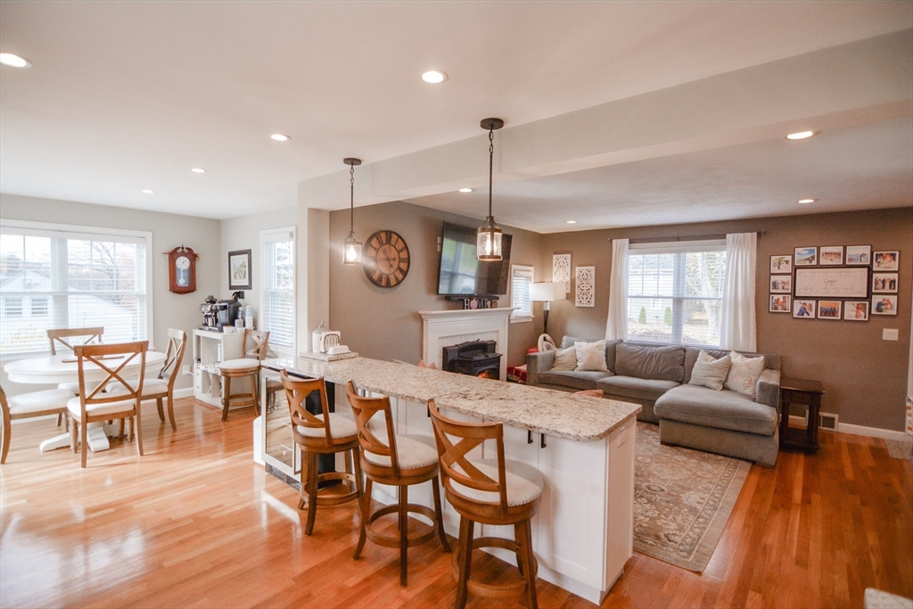 29 Benjamin Road Marlborough, MA 01752 - Photo 3 of 32 Gallery Image 3