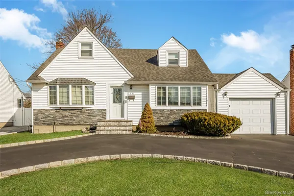 $799,000 | 3647 Bernard Drive, Wantagh, NY 11793