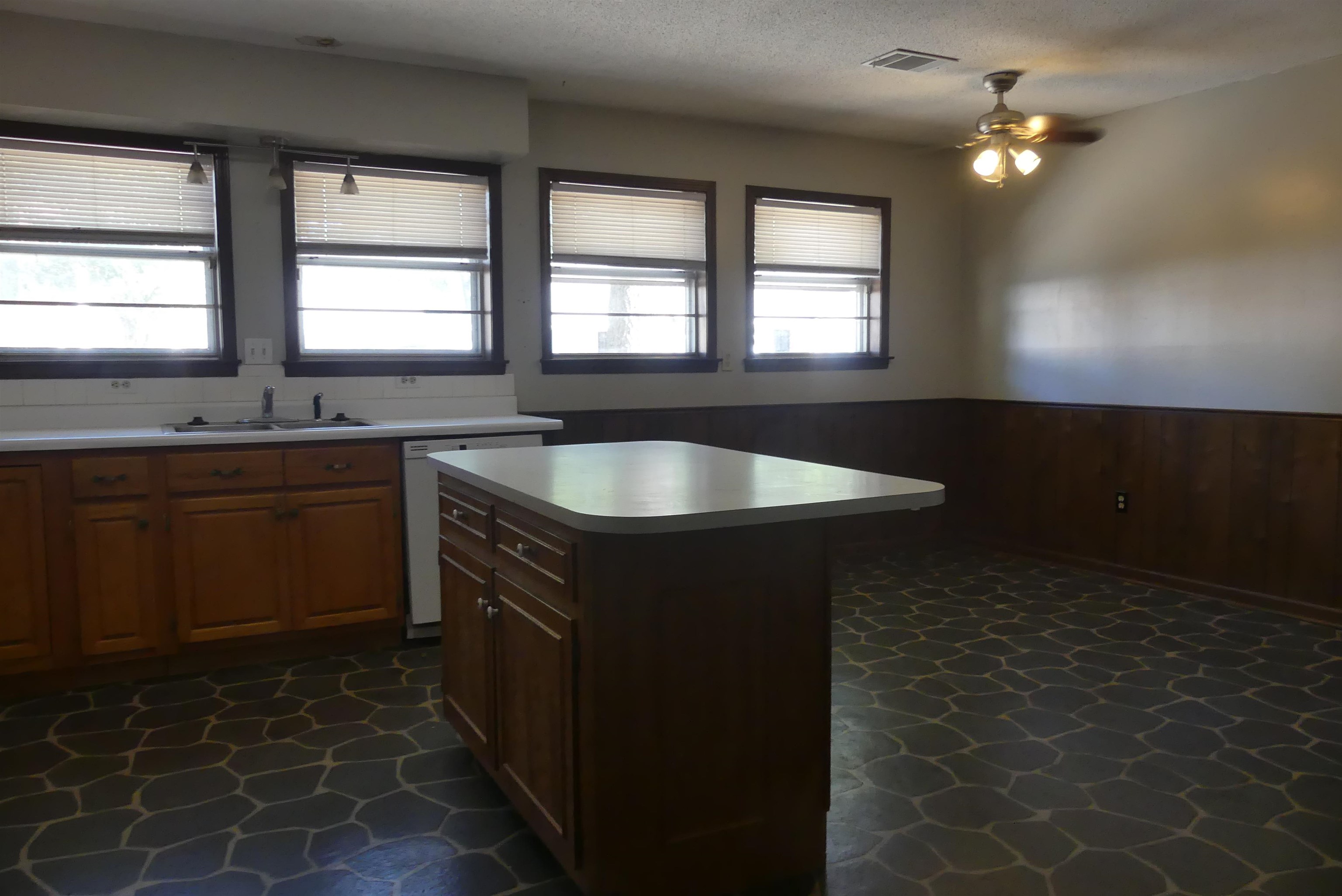 1365 Greenland Road Memphis, TN 38134 - Photo 8 of 16 8x10 Breakfast Nook just off the kitchen.