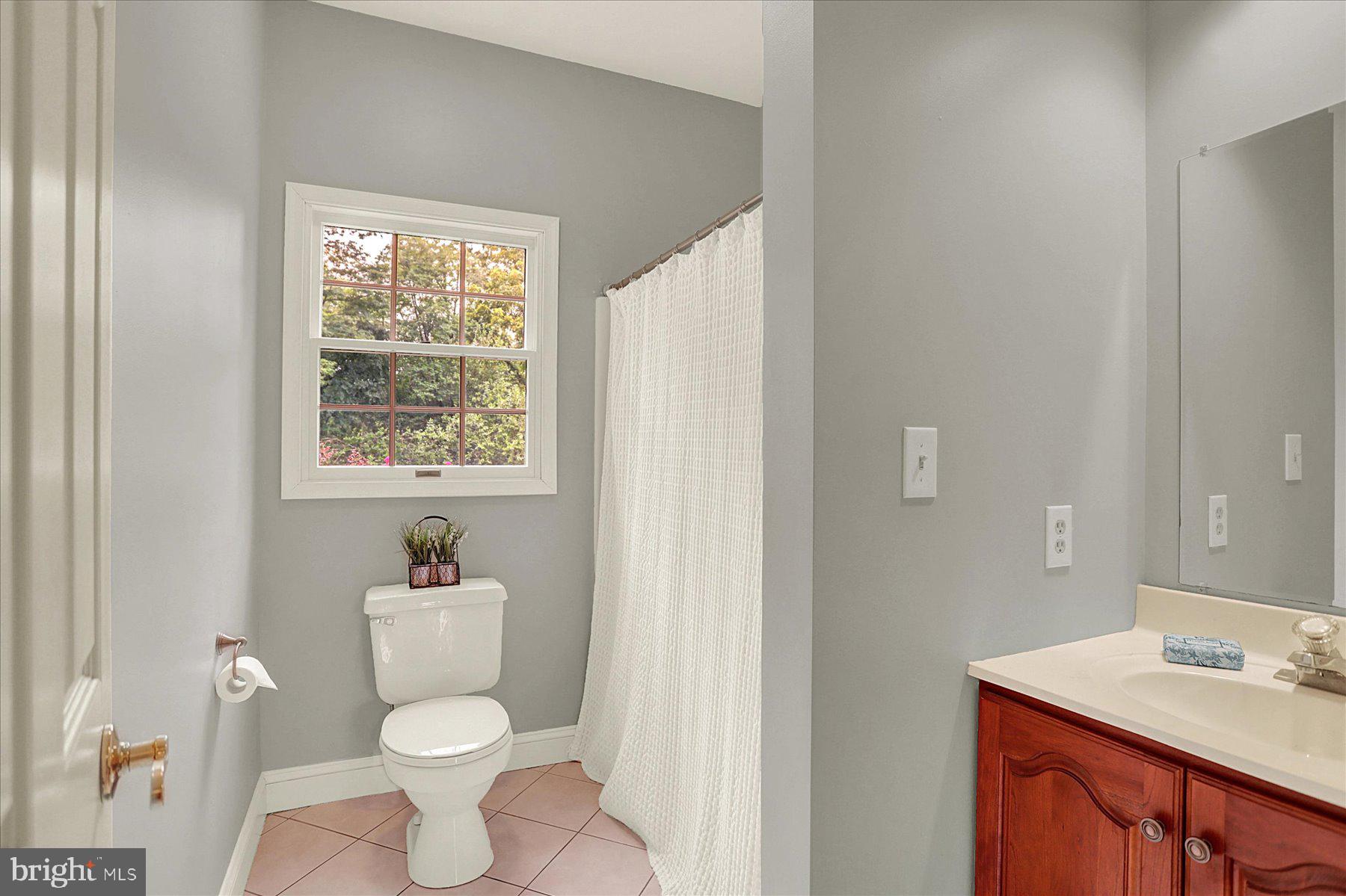2204 East Coventry Lane Enola, PA 17025 - Photo 11 of 59 Polished FIRST FLOOR Full Hallway Bath