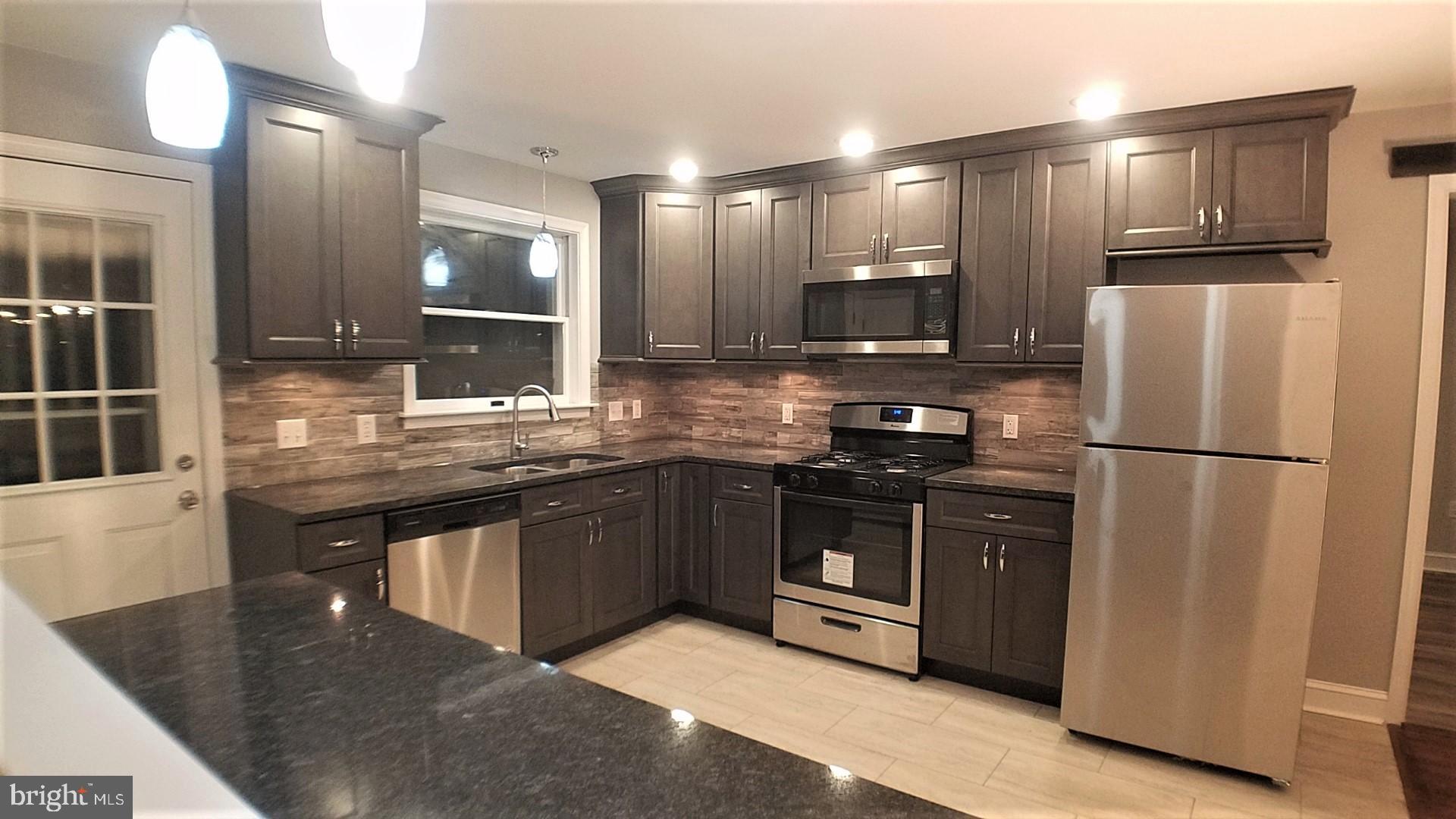 553 Chestnut Hill Road York, PA 17402 - Photo 4 of 27 Gallery Image 4