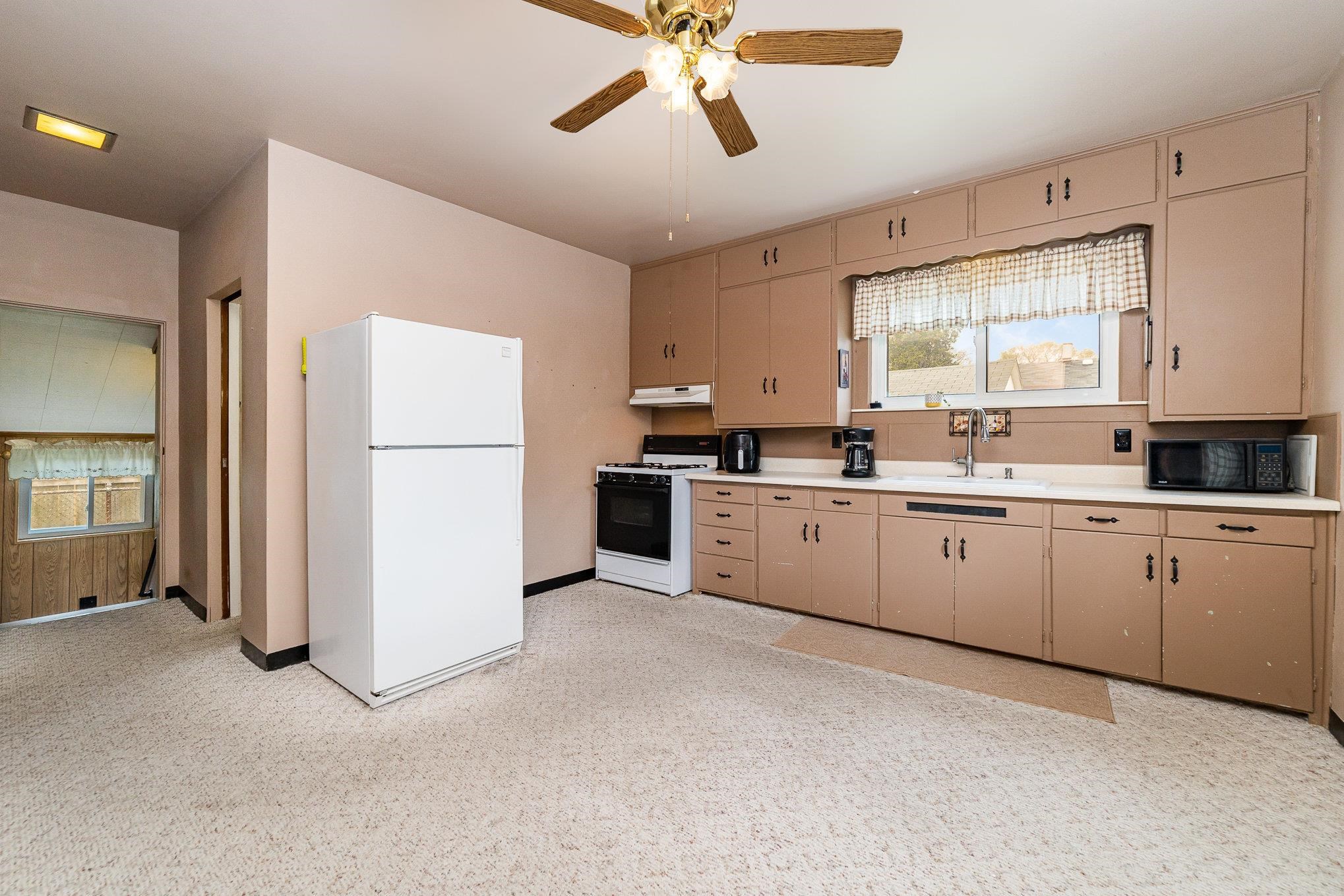 704 24th Street Bay City, MI 48708 - Photo 3 of 20 Gallery Image 3