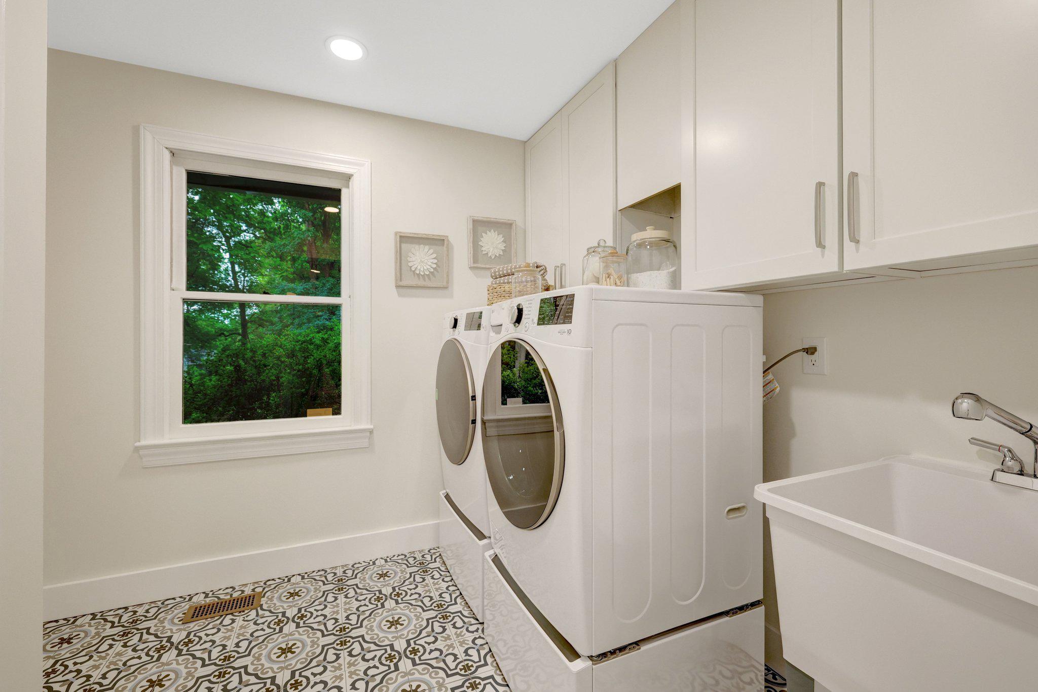 1132 Springvale Road Great Falls, VA 22066 - Photo 32 of 81 Fresh new laundry off of garage.