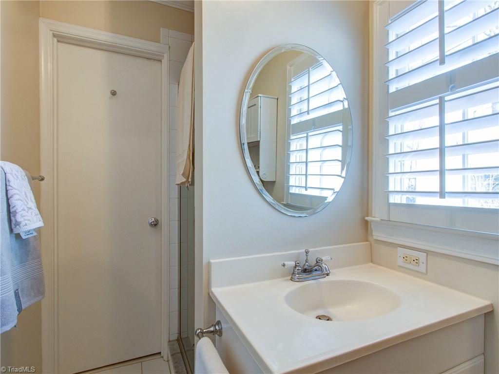 1704 Independence Road Greensboro, NC 27408 - Photo 25 of 30 Gallery Image 25