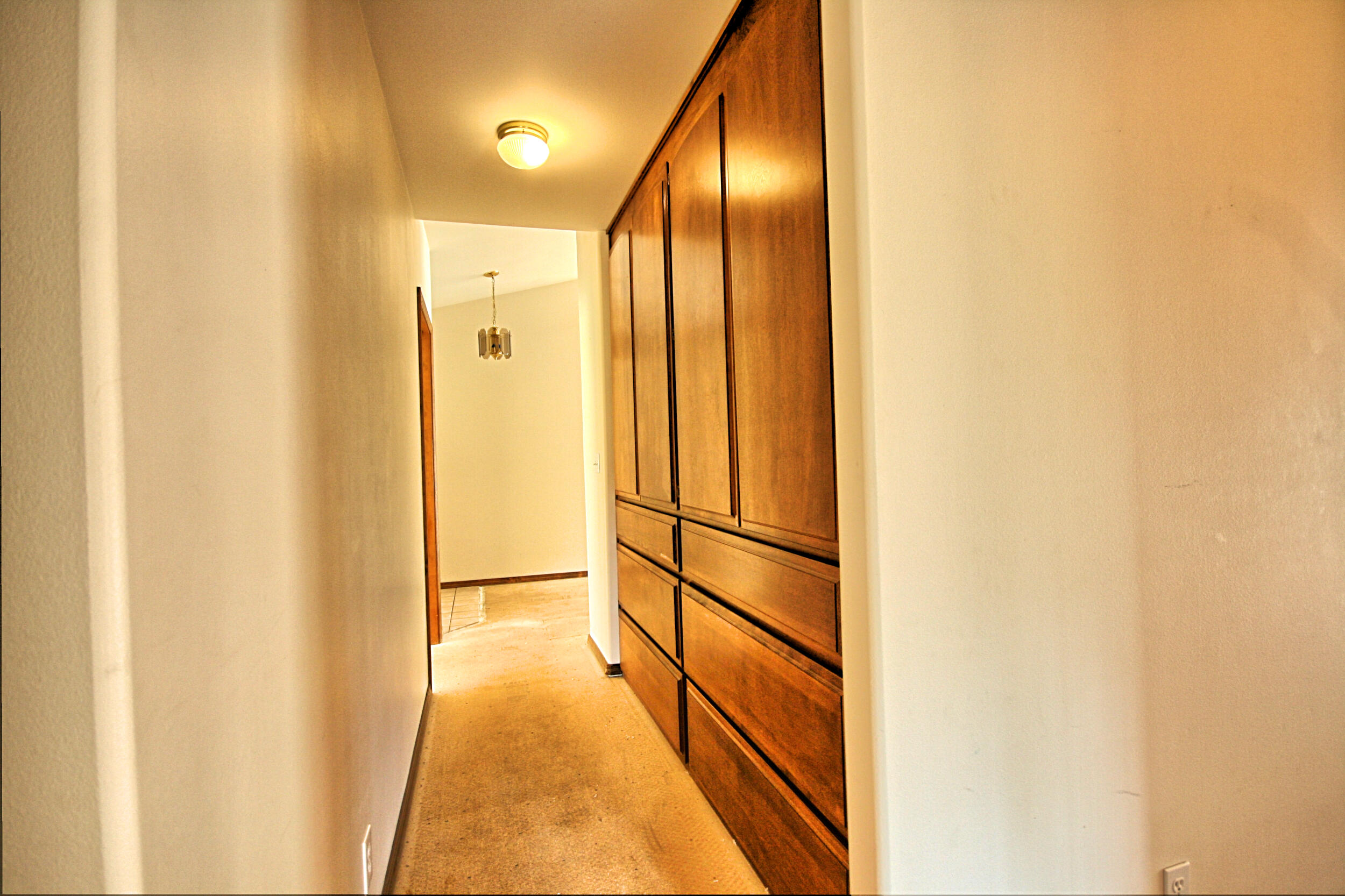 7255 Upper Applegate Road Jacksonville, OR 97530 - Photo 27 of 50 hallway storage
