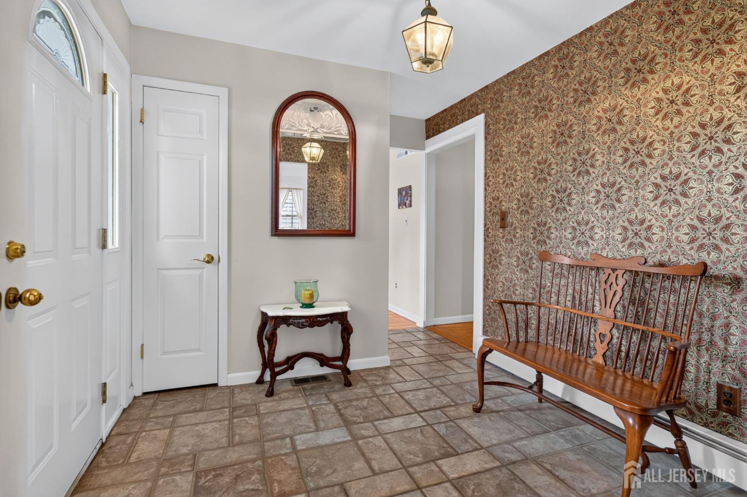 1270 Sioux Road North Brunswick, NJ 08902 - Photo 5 of 46
