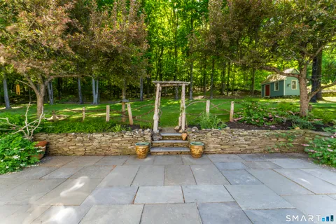 $640,000 | 18 Gelding Hill Road, Newtown, CT 06482
