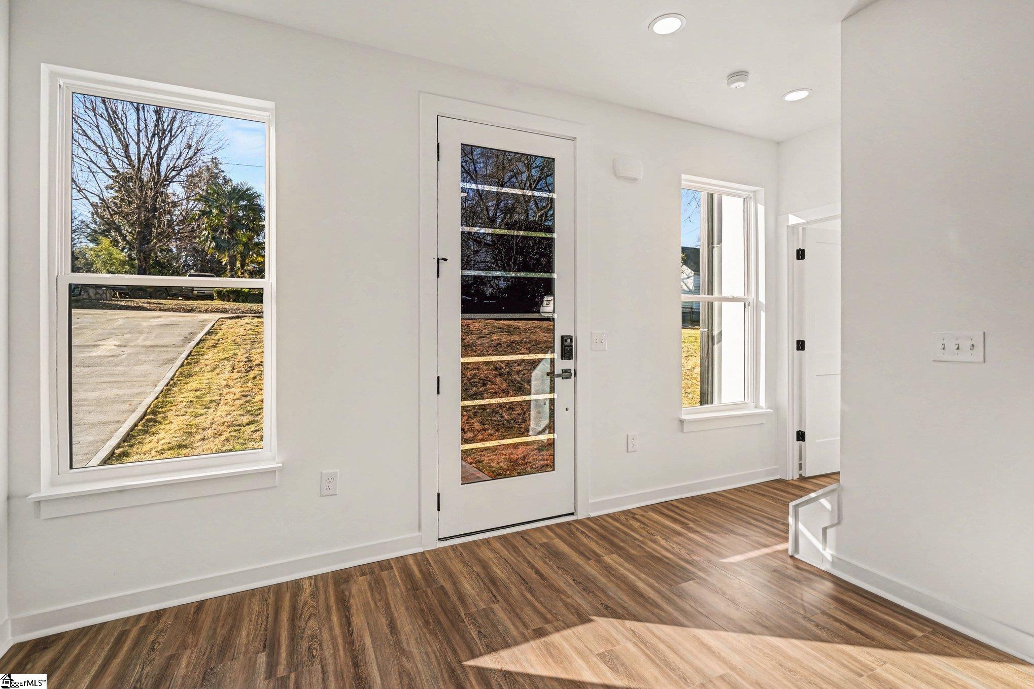 202 Pine Street Easley, SC 29640 - Photo 4 of 29