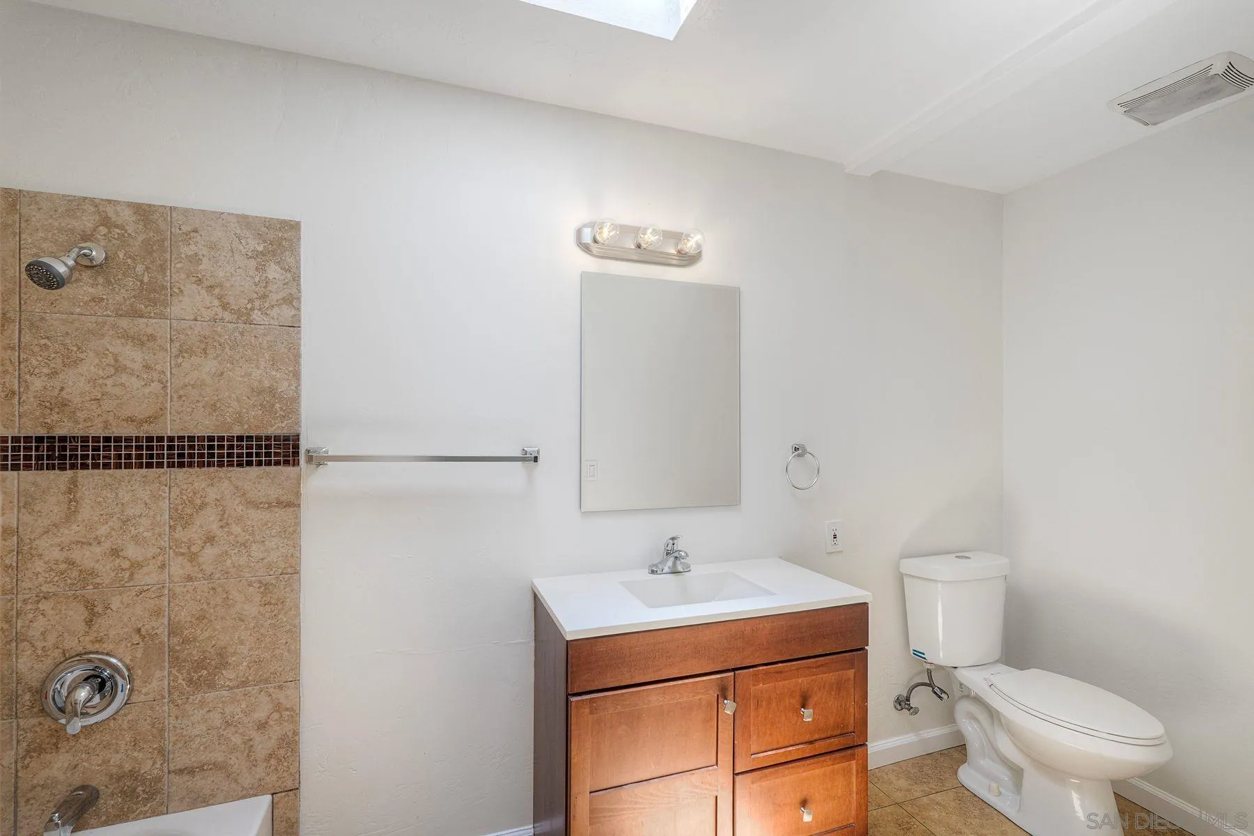 1921 Felicita Road Escondido, CA 92025 - Photo 14 of 26 Primary Bath/Spa