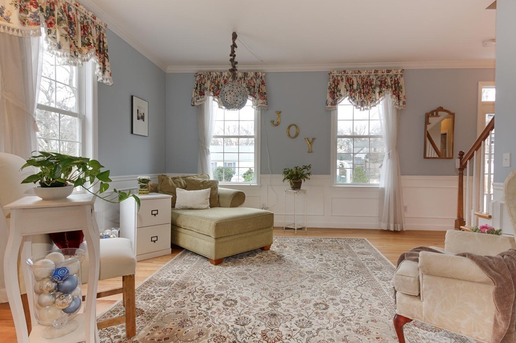 5 Winslow Road Natick, MA 01760 - Photo 3 of 30