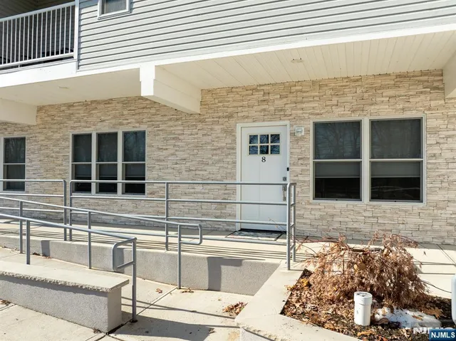 $475,000 | 165 Lakeside Road, Unit 8, West Milford, NJ 07421