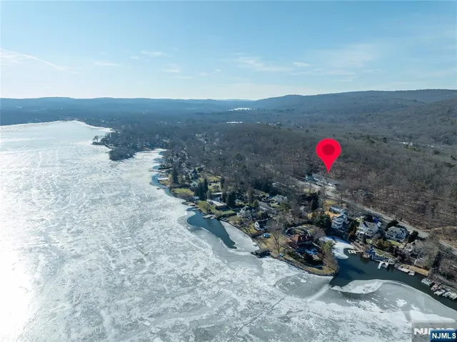 $475,000 | 165 Lakeside Road, Unit 8, West Milford, NJ 07421