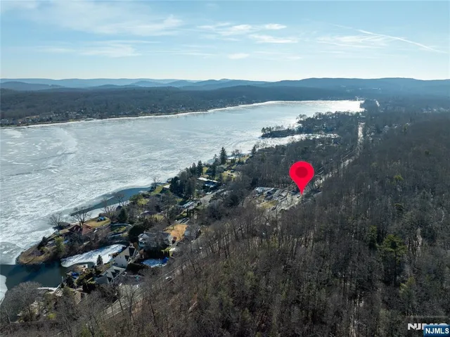 $475,000 | 165 Lakeside Road, Unit 8, West Milford, NJ 07421