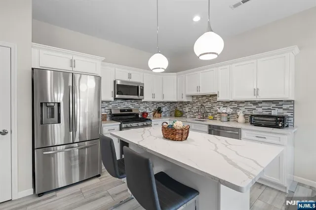 $475,000 | 165 Lakeside Road, Unit 8, West Milford, NJ 07421