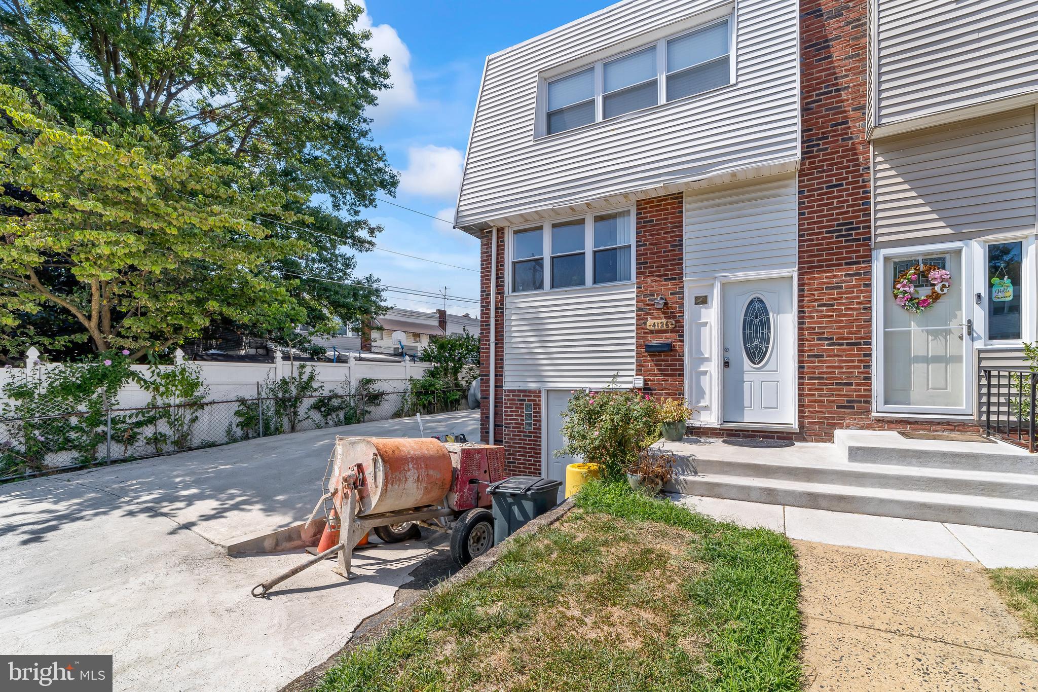 4126 Farmdale Road Philadelphia, PA 19154 - Photo 3 of 25 Gallery Image 3