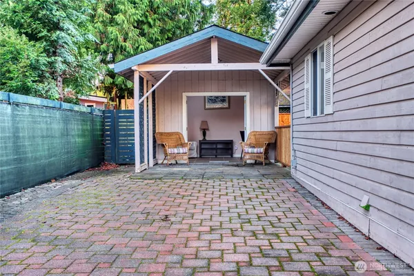 a view of a back yard of the house