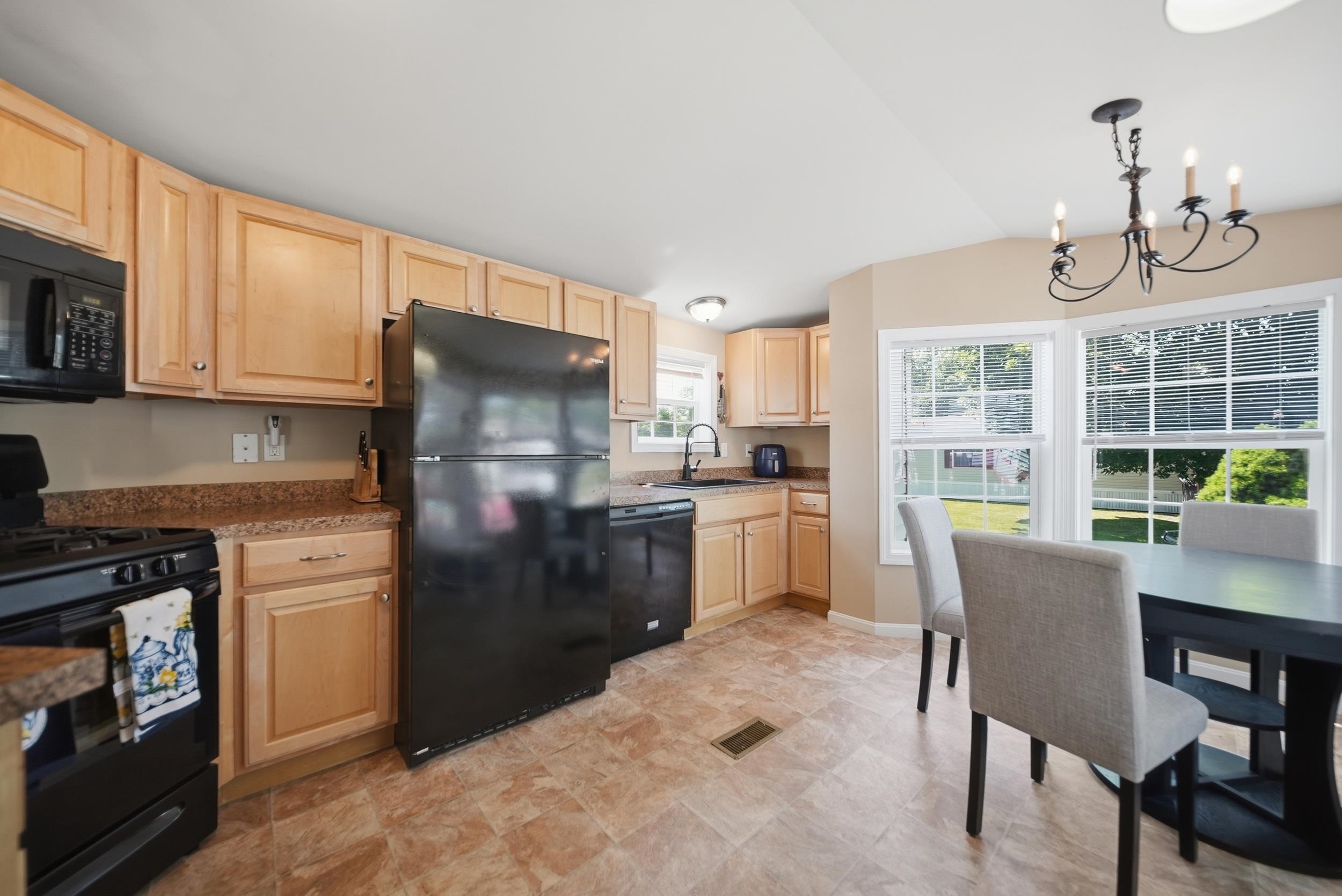 20 Black Forest Road North Hampton, NH 03862 - Photo 5 of 33