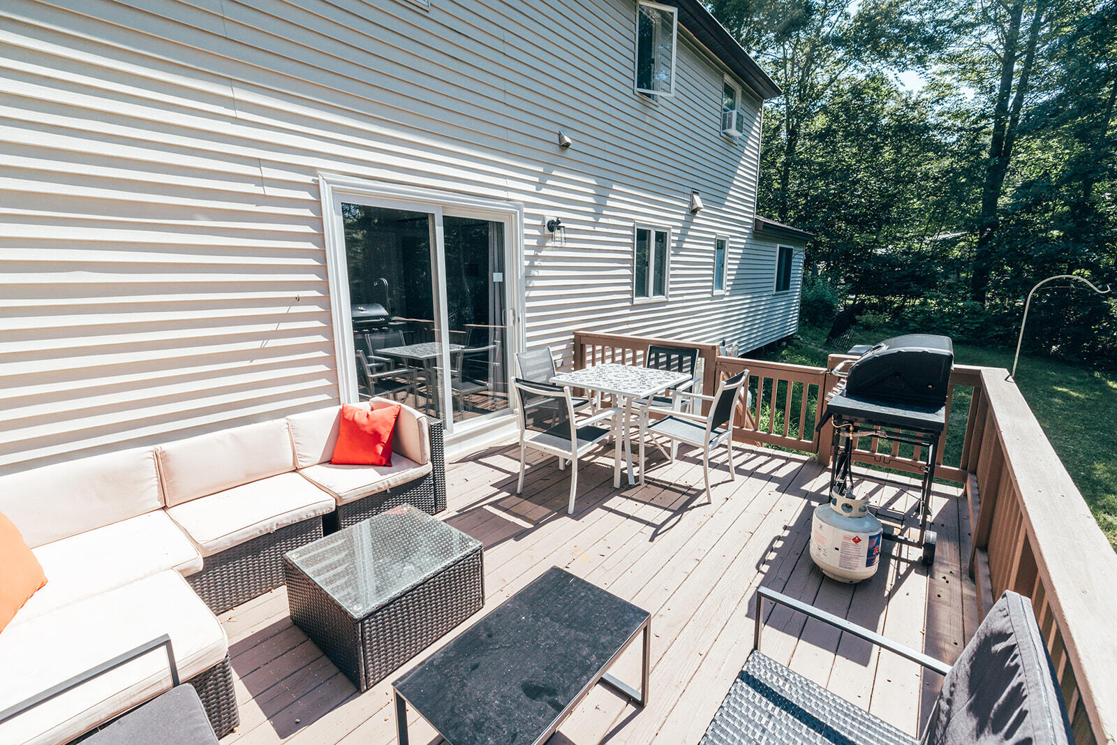 8 Evergreen Road Freeport, ME 04032 - Photo 20 of 32 Deck Off Living Room 1st Floor (3)