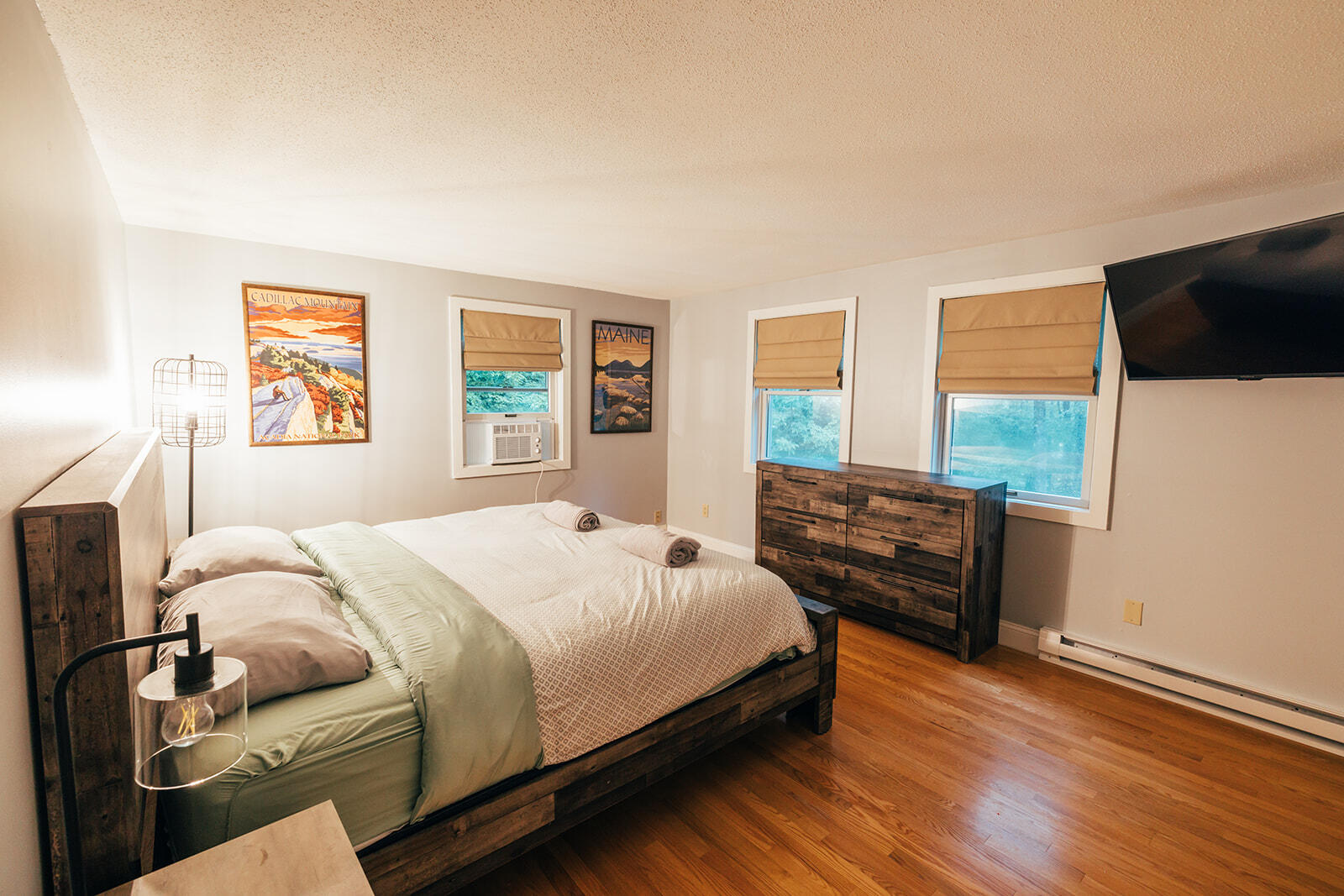 8 Evergreen Road Freeport, ME 04032 - Photo 6 of 32 Bedroom 5 2nd Floor (2)