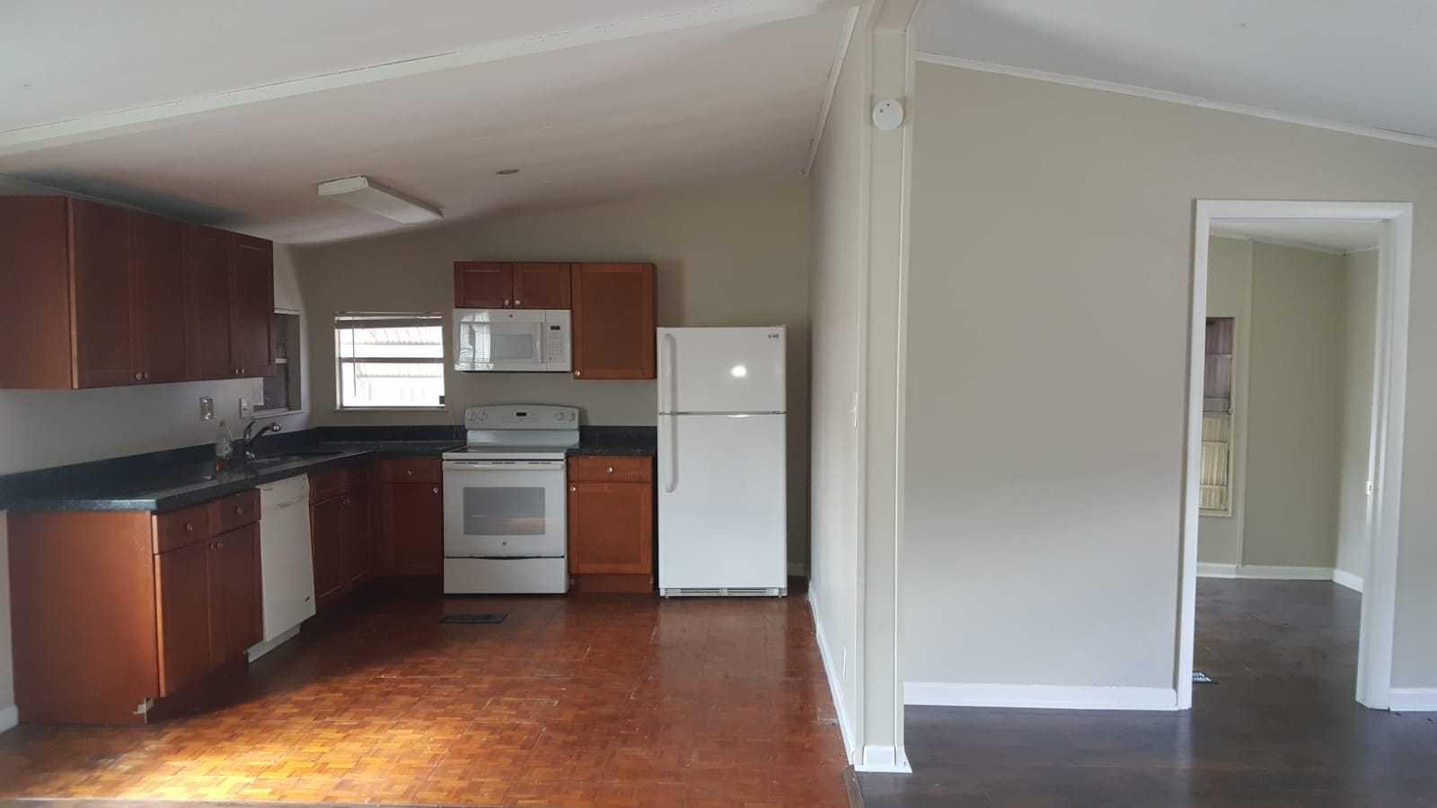 23046 Watergate Circle Boca Raton, FL 33428 - Photo 3 of 9 a5e2c8e8-5885-4f9f-9f0e-be664a11f665