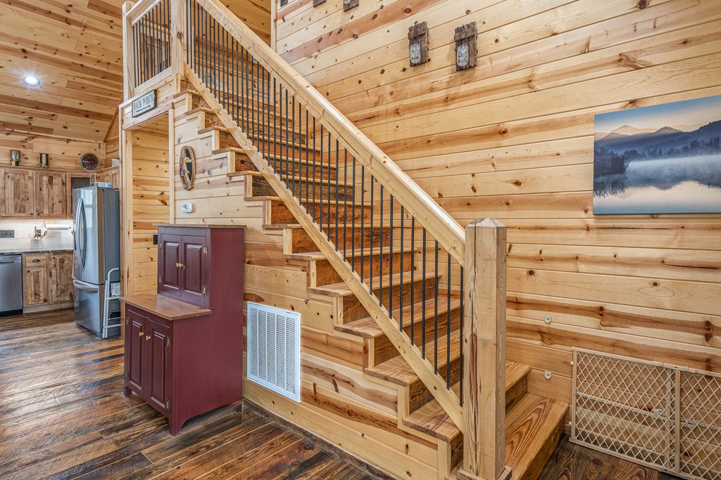 110 Sawtooth Rdg Road Murphy, NC 28906 - Photo 27 of 37 a view of entryway with wooden floor