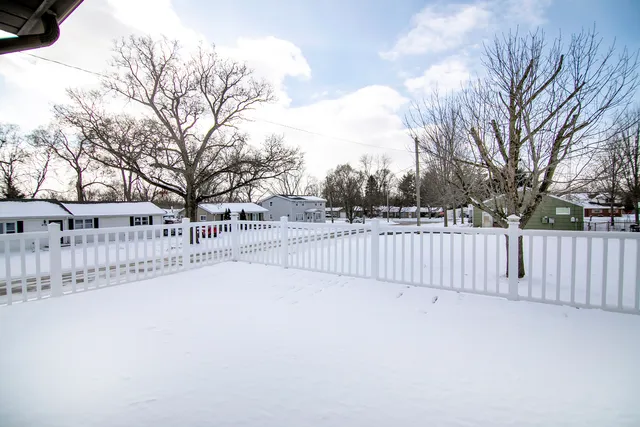 $230,000 | 401 Greeley Street, Aroma Park, IL 60910