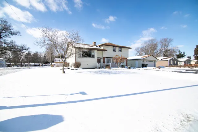 $230,000 | 401 Greeley Street, Aroma Park, IL 60910
