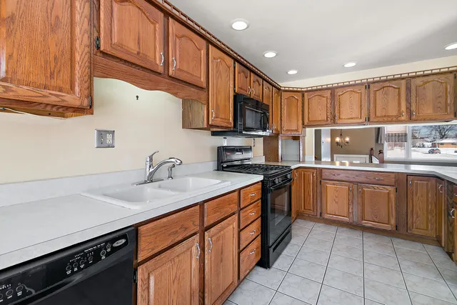 $230,000 | 401 Greeley Street, Aroma Park, IL 60910