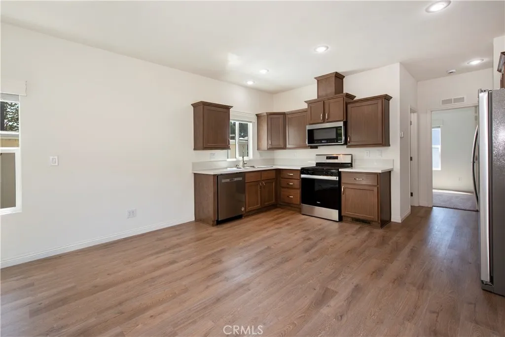 520 Pine Goleta Ca, Unit 65 Goleta, CA 93117 - Photo 4 of 10