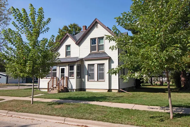 $235,000 | 357 West Monroe Street, Spring Green, WI 53588