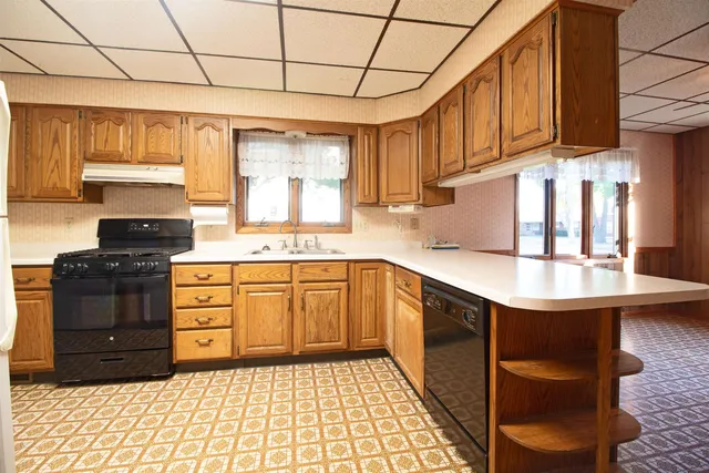 $235,000 | 357 West Monroe Street, Spring Green, WI 53588