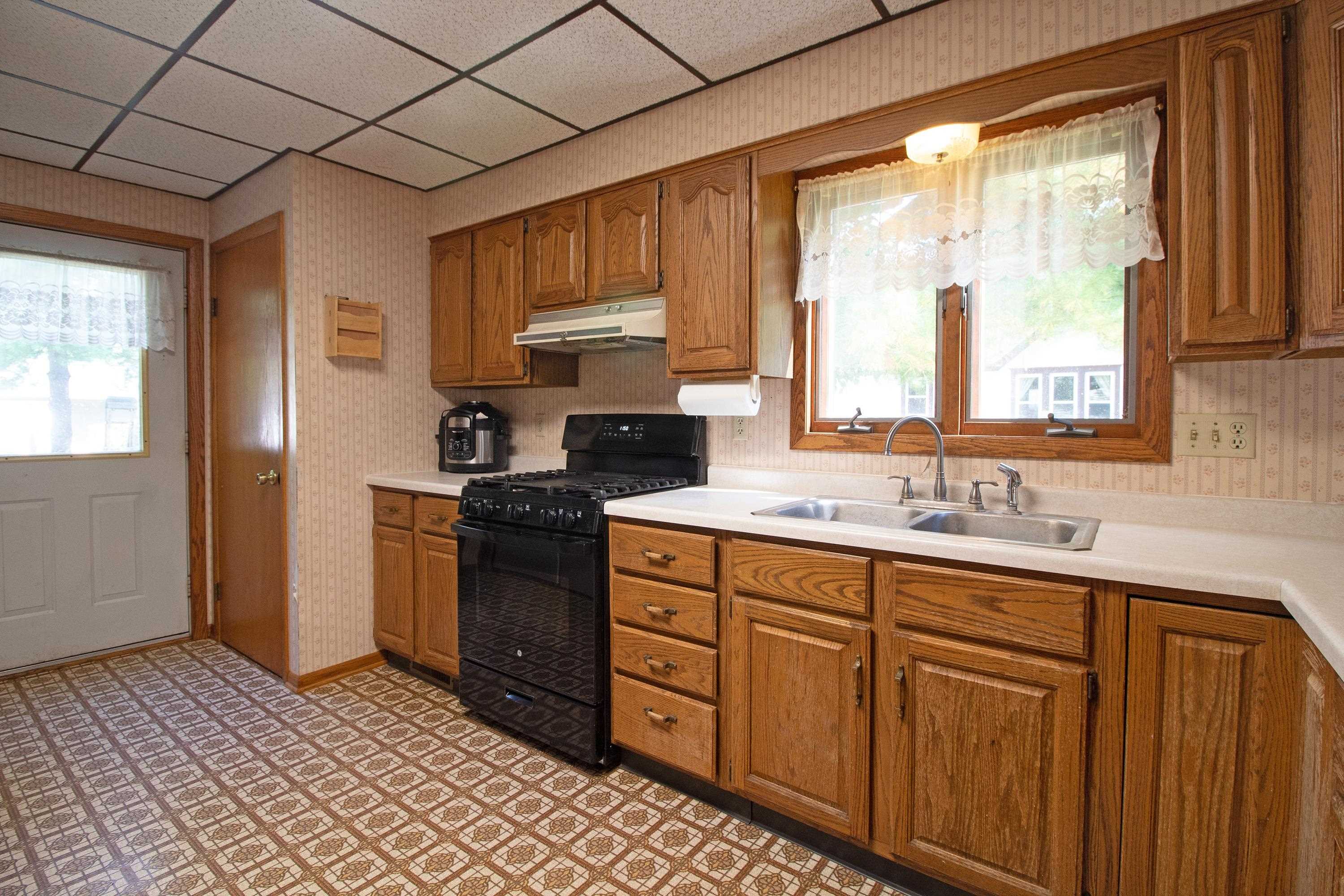 357 West Monroe Street Spring Green, WI 53588 - Photo 3 of 13