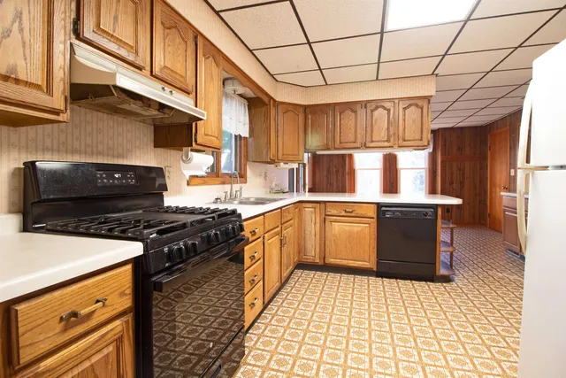 $235,000 | 357 West Monroe Street, Spring Green, WI 53588