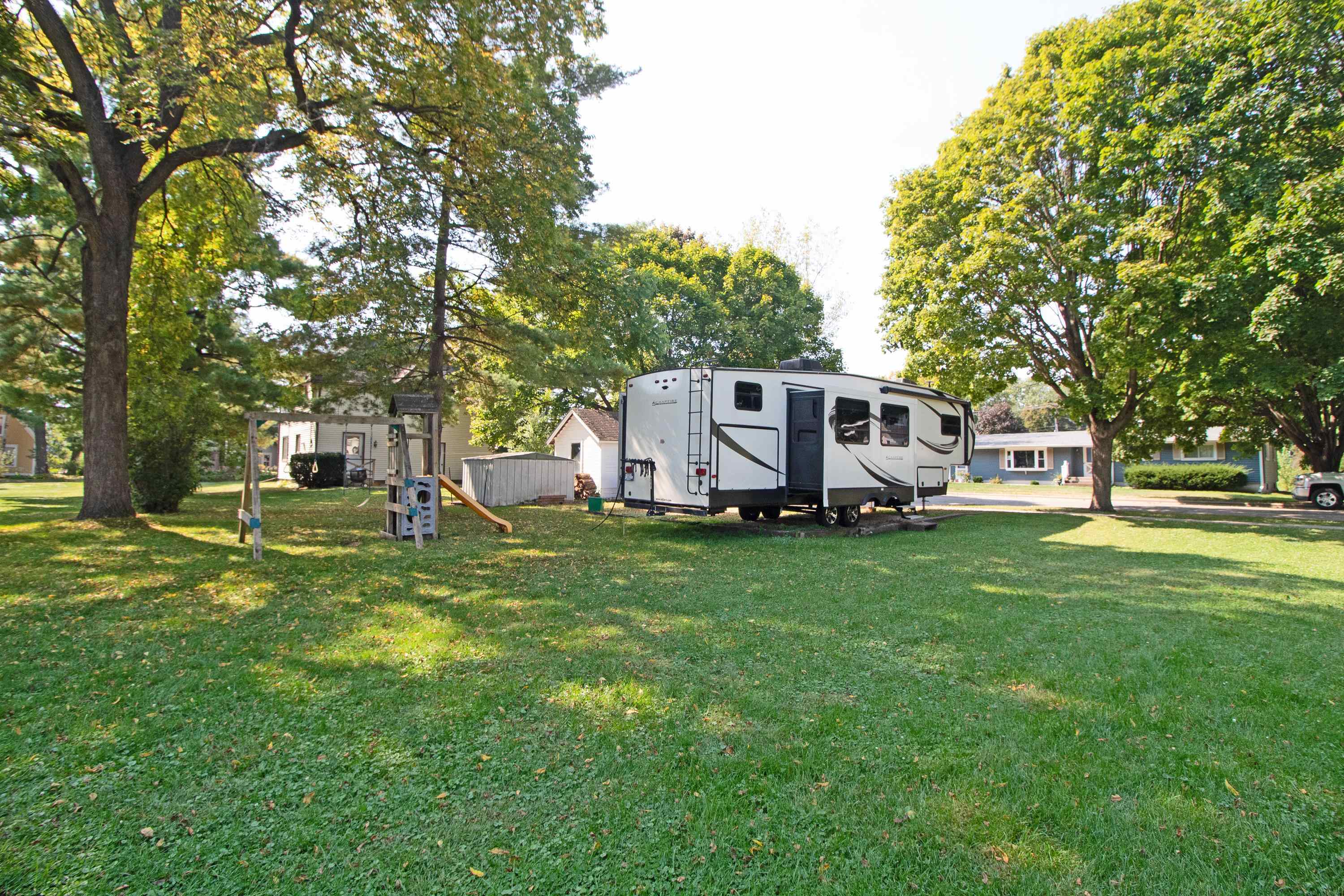 357 West Monroe Street Spring Green, WI 53588 - Photo 8 of 13