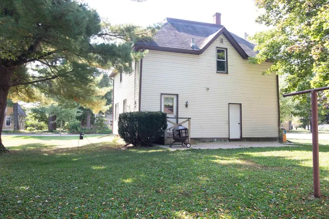 $235,000 | 357 West Monroe Street, Spring Green, WI 53588