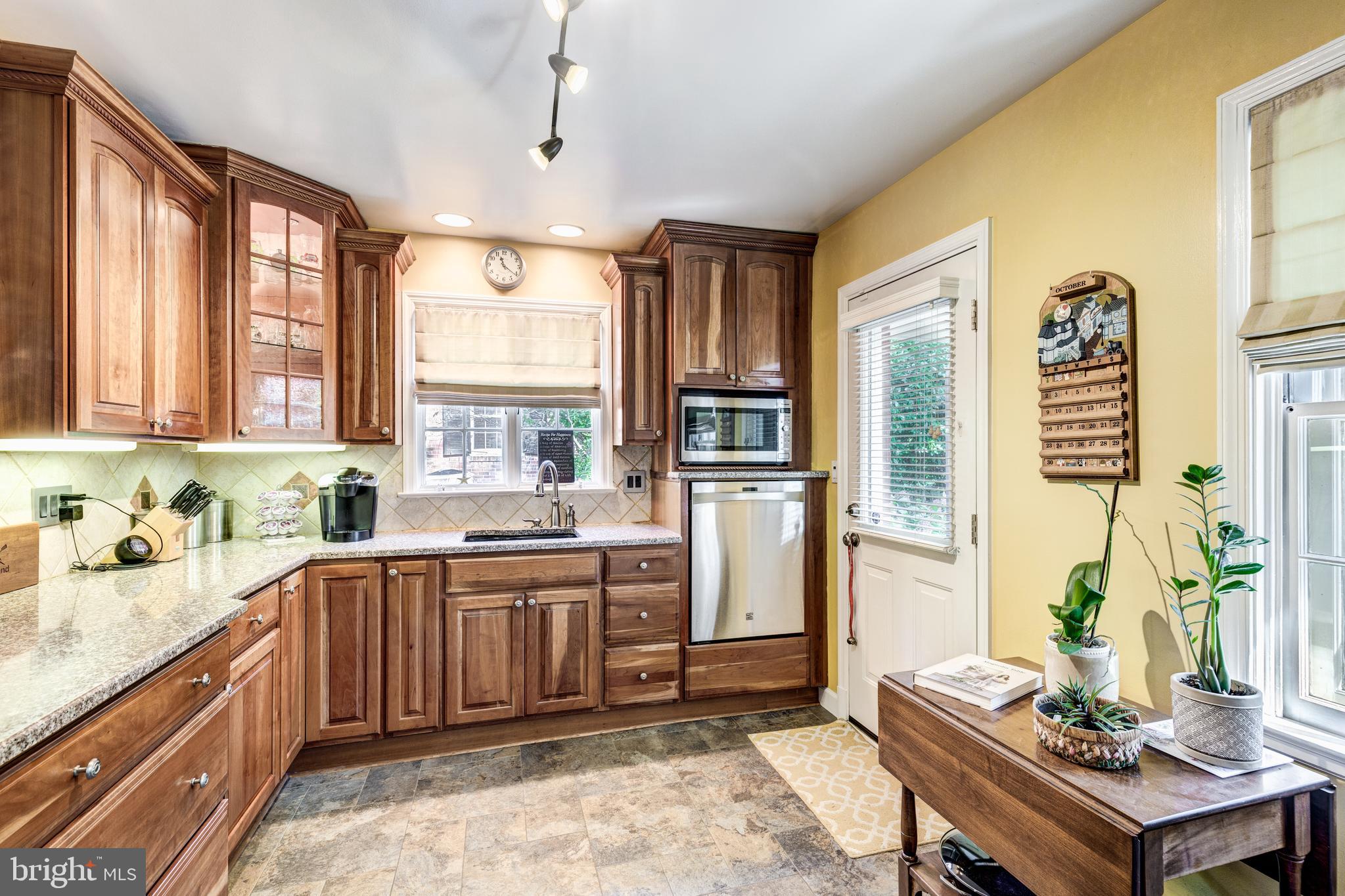 5429 Springlake Way Baltimore, MD 21212 - Photo 18 of 58