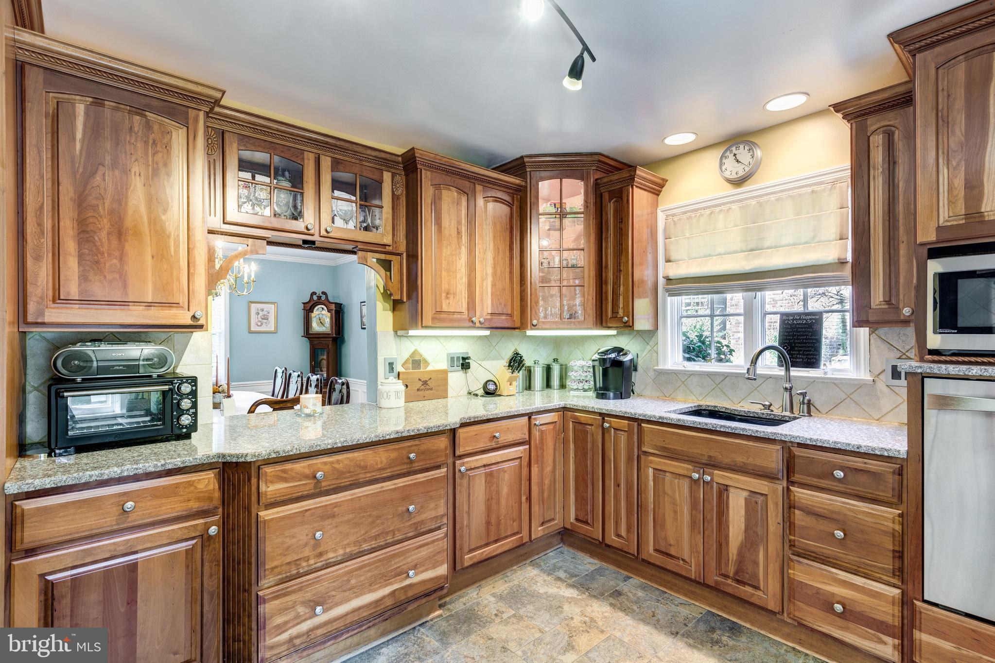 5429 Springlake Way Baltimore, MD 21212 - Photo 19 of 58