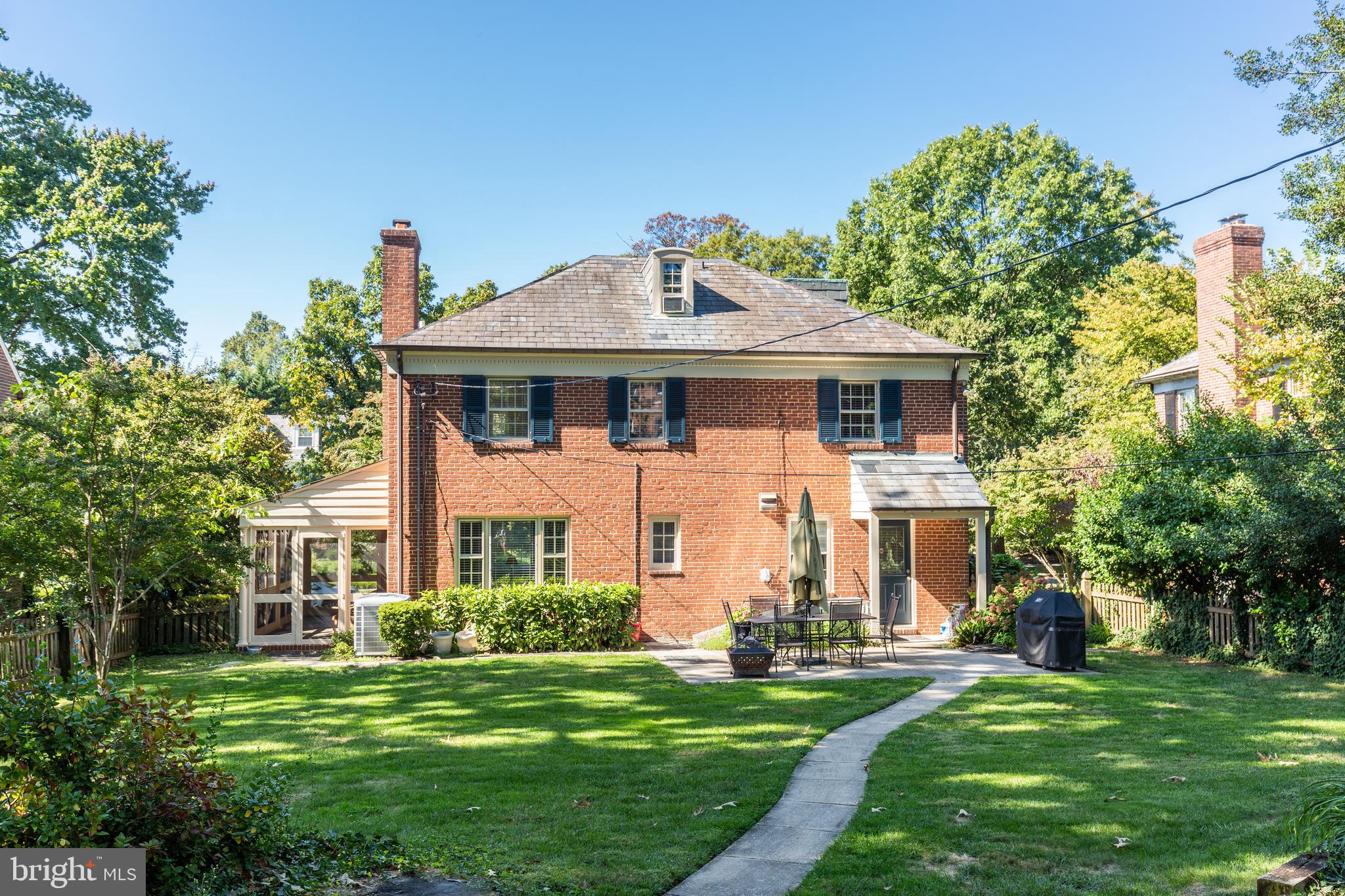 5429 Springlake Way Baltimore, MD 21212 - Photo 2 of 58